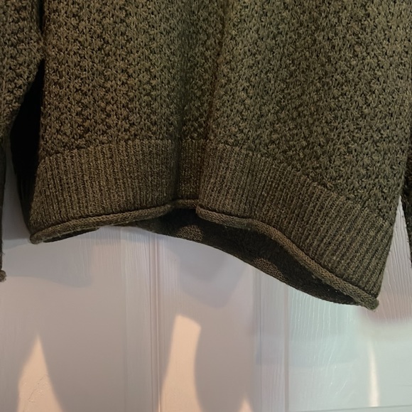 Universal Thread sweater - Picture 2 of 9
